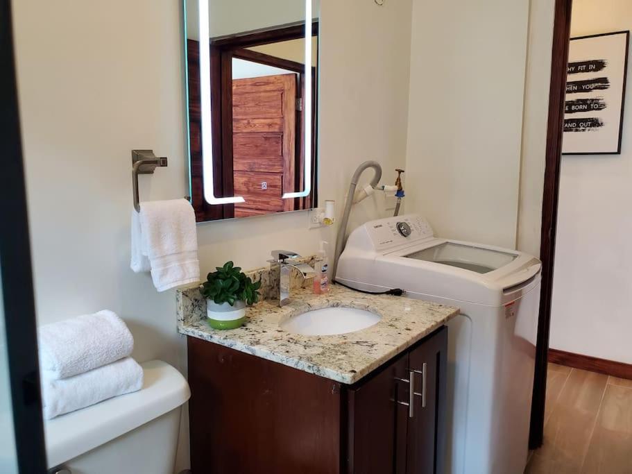 'The Solace' New Luxury Modern 1Bed 1Bath Apt. Portmore Bagian luar foto