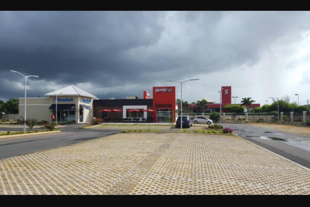 'The Solace' New Luxury Modern 1Bed 1Bath Apt. Portmore Bagian luar foto