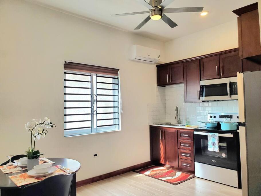 'The Solace' New Luxury Modern 1Bed 1Bath Apt. Portmore Bagian luar foto