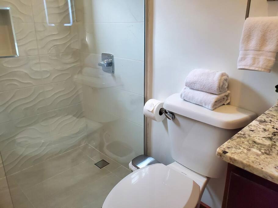 'The Solace' New Luxury Modern 1Bed 1Bath Apt. Portmore Bagian luar foto