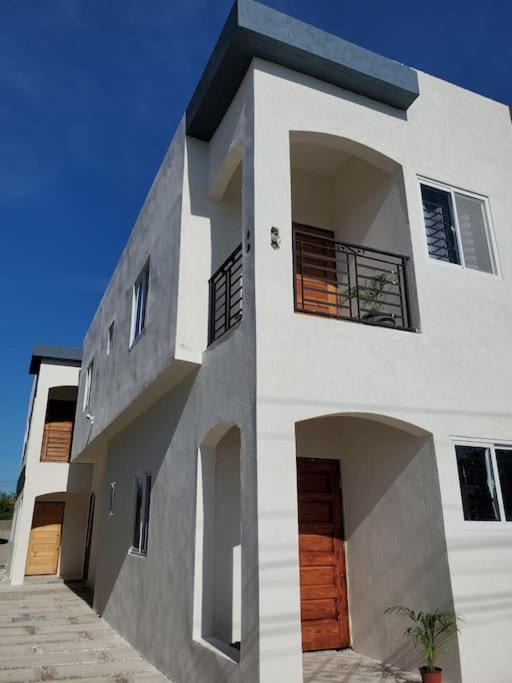 'The Solace' New Luxury Modern 1Bed 1Bath Apt. Portmore Bagian luar foto